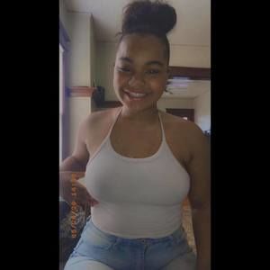 Meet your Posher, Alexis